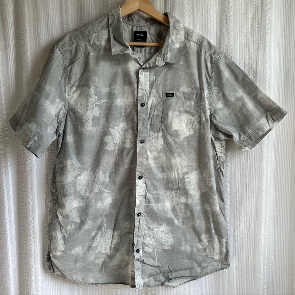 RVCA Gray Floral Short Sleeve Button-Down Shirt